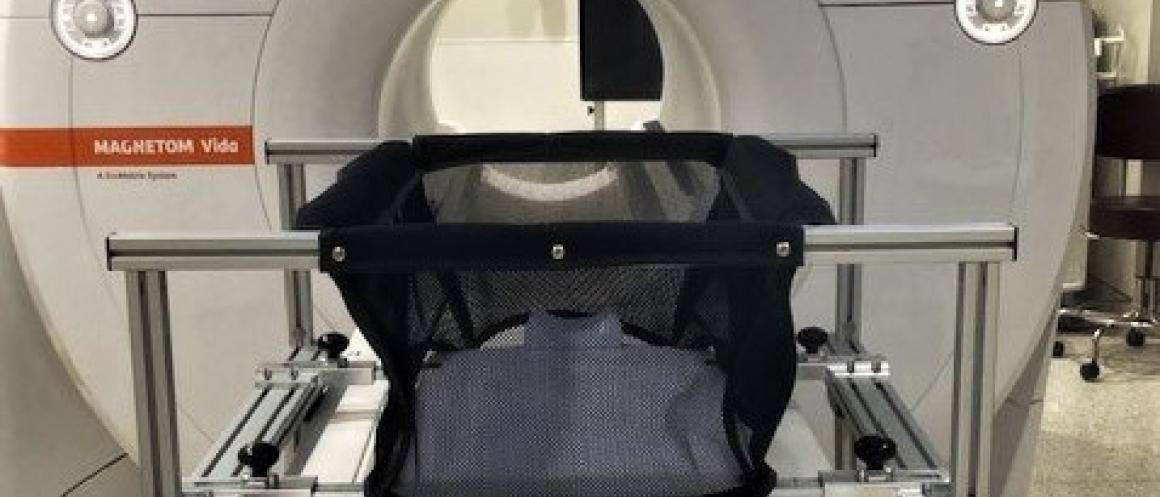 MRI-compatible crib